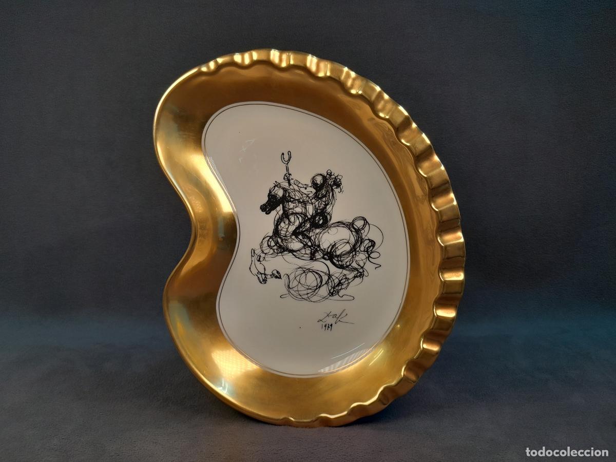 Antig&uuml;edades: CENICERO DE PORCELANA DE BAVIERA CON DECORACI&Oacute;N DE SALVADOR DAL&Iacute;. 1979