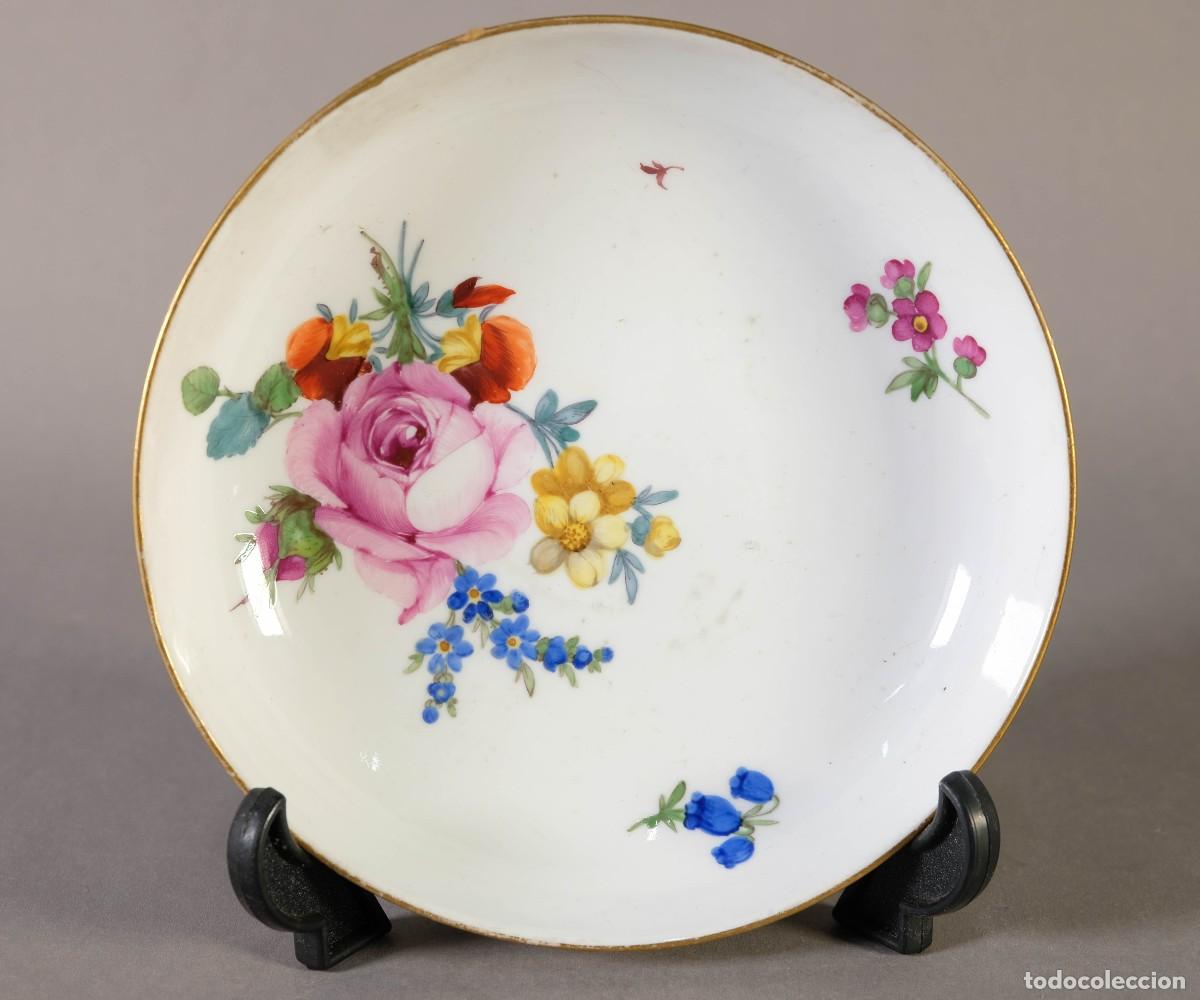 Antig&uuml;edades: PEQUE&Ntilde;O PLATO EN PORCELANA COMPA&Ntilde;&Iacute;A DE &Iacute;NDIAS PINTADO A MANO SIGLO XVIII