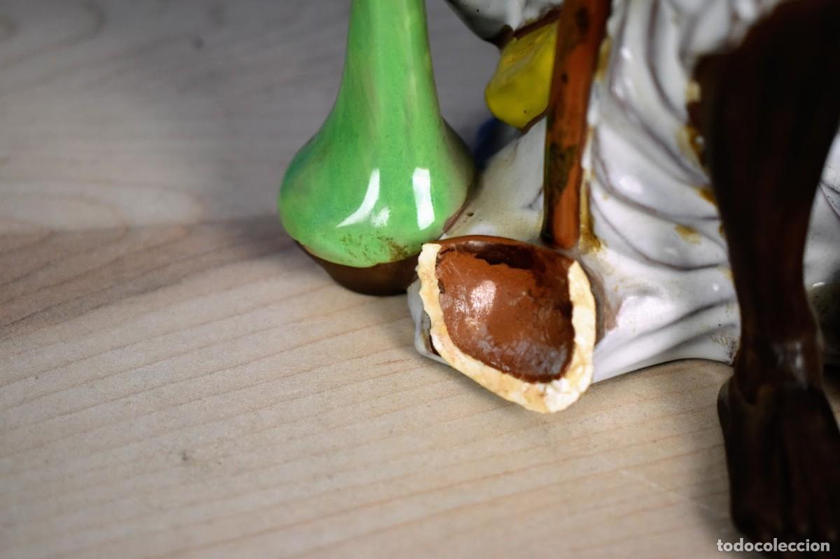 Antig&uuml;edades: Mendigo Hind&uacute; de porcelana de Algora con defectos - Foto 3