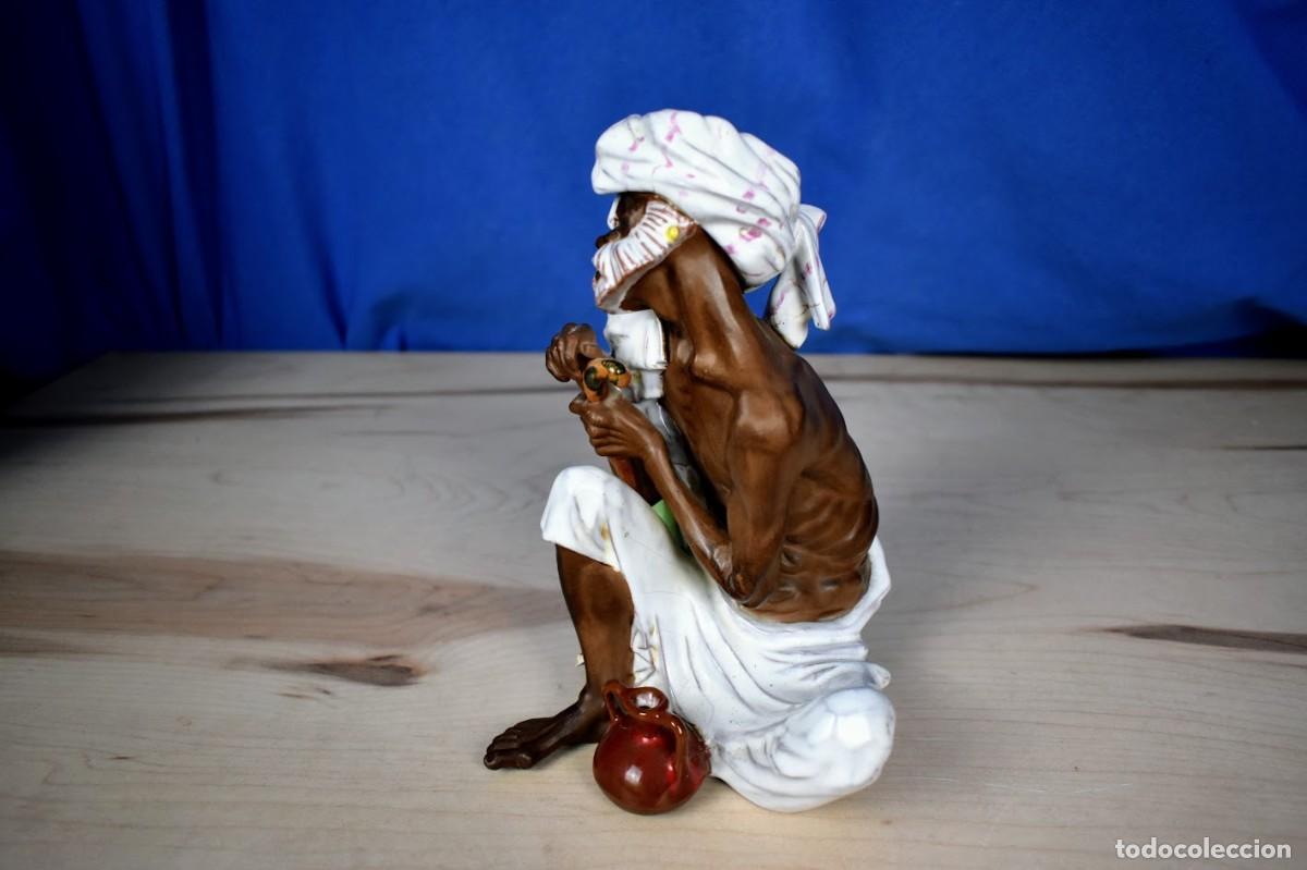 Antig&uuml;edades: Mendigo Hind&uacute; de porcelana de Algora con defectos - Foto 6