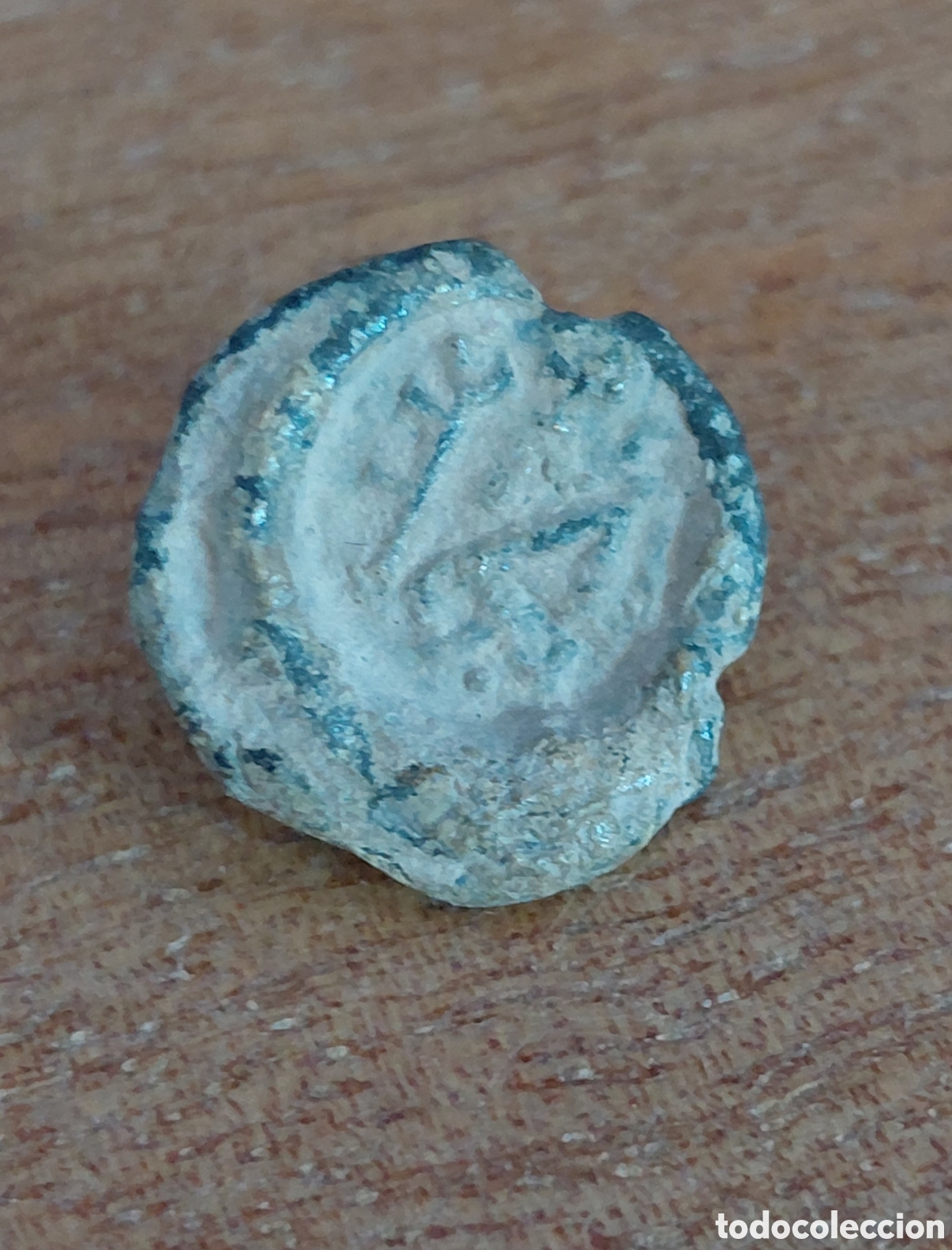 Antig&uuml;edades: Sello bizantino de plomo con monograma, s. VII&ndash;XI, con COA