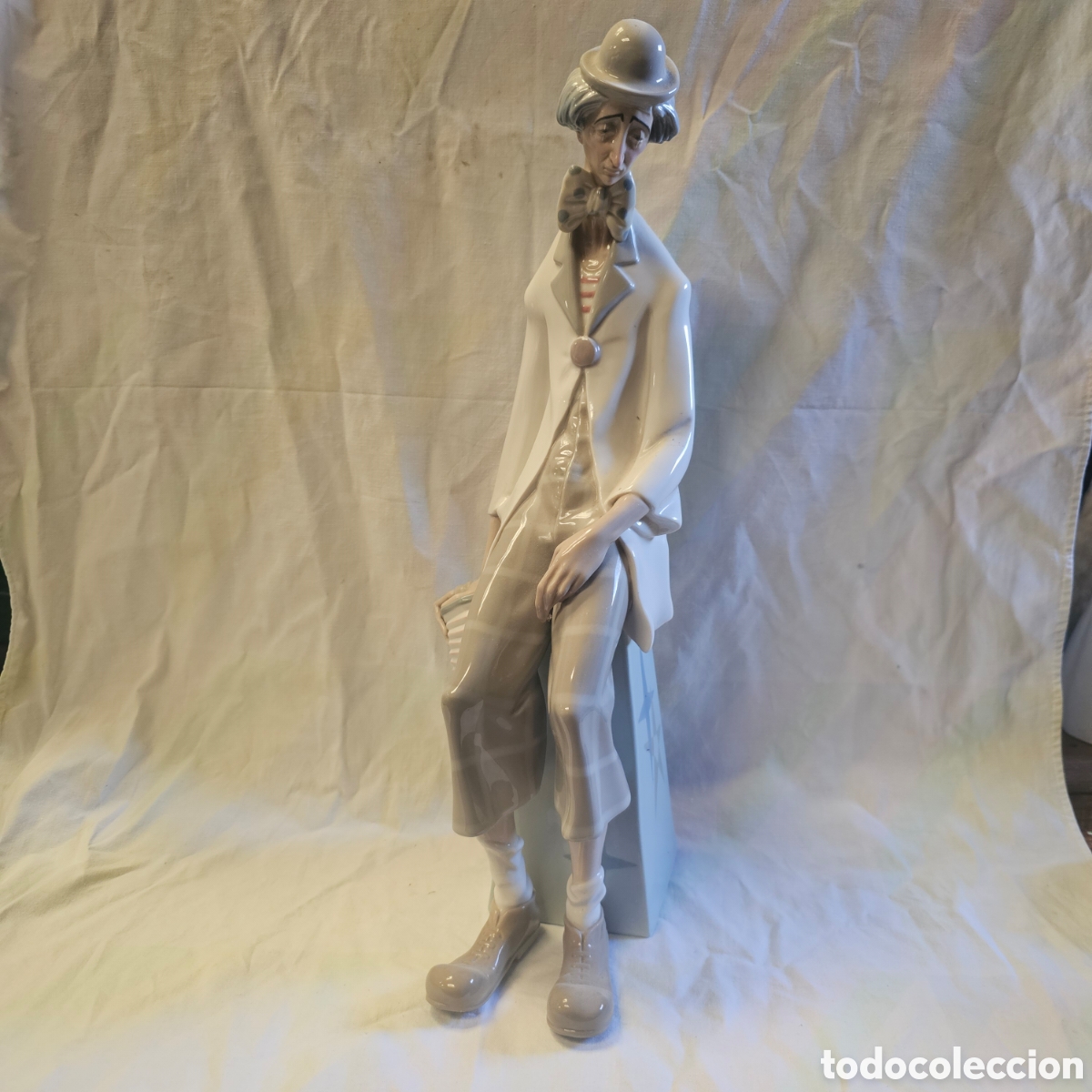 Antig&uuml;edades: Figura porcelana lladro payaso con acorde&oacute;n firmada y numerada.