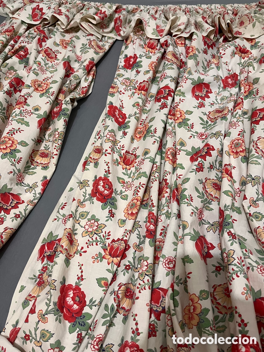 Antiguidades: CONJUNTO de CORTINAS y CUBRECAMA de FALD&Oacute;N