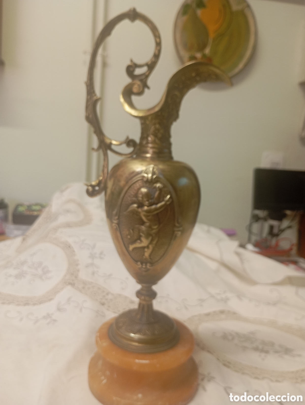 Antig&uuml;edades: Jarr&oacute;n bronce y m&aacute;rmol,principio sigloxx