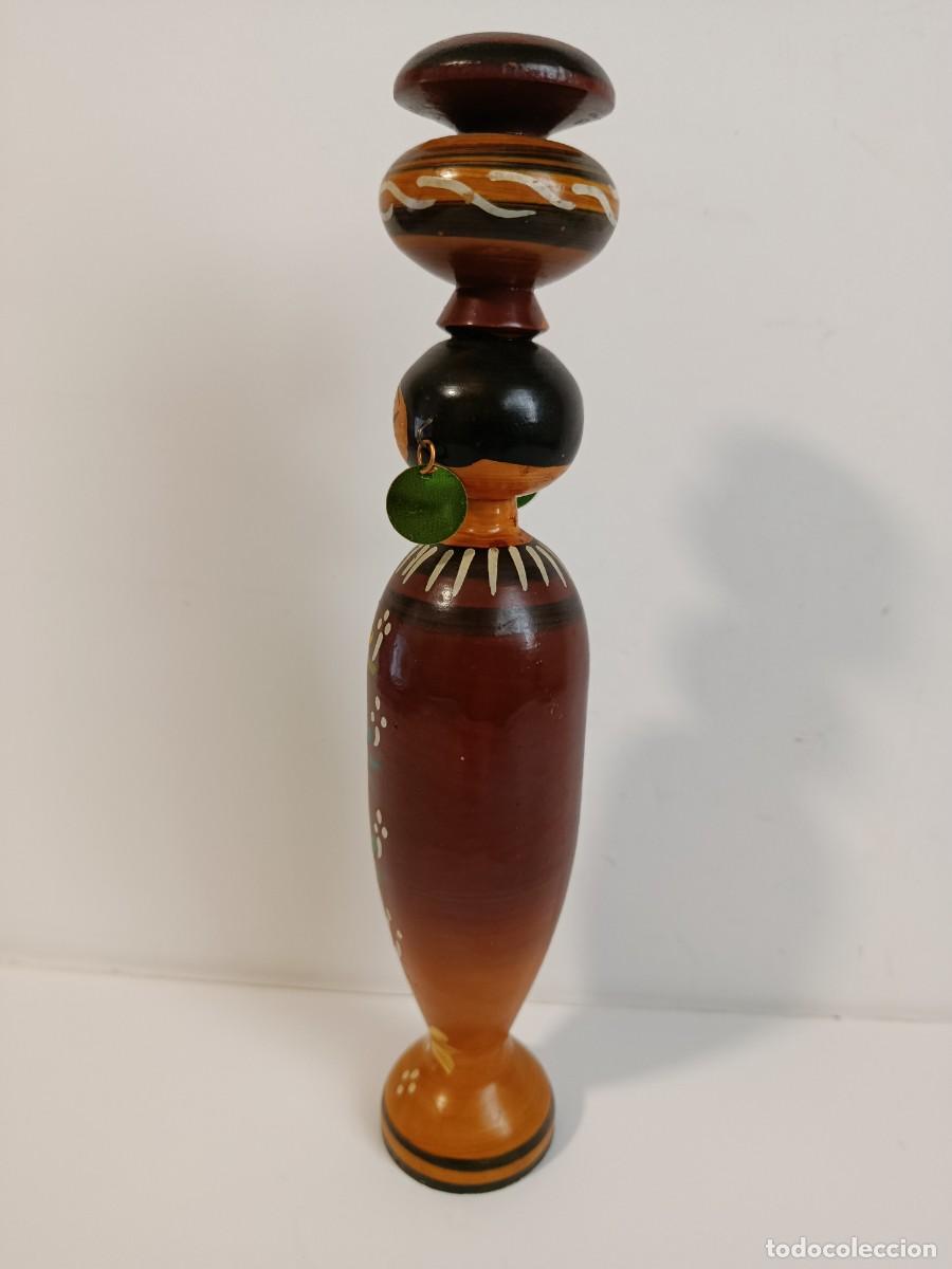Antig&uuml;edades: MU&Ntilde;ECA EGIPCIA DE MADERA. TALLA DE 24 cm - Foto 3