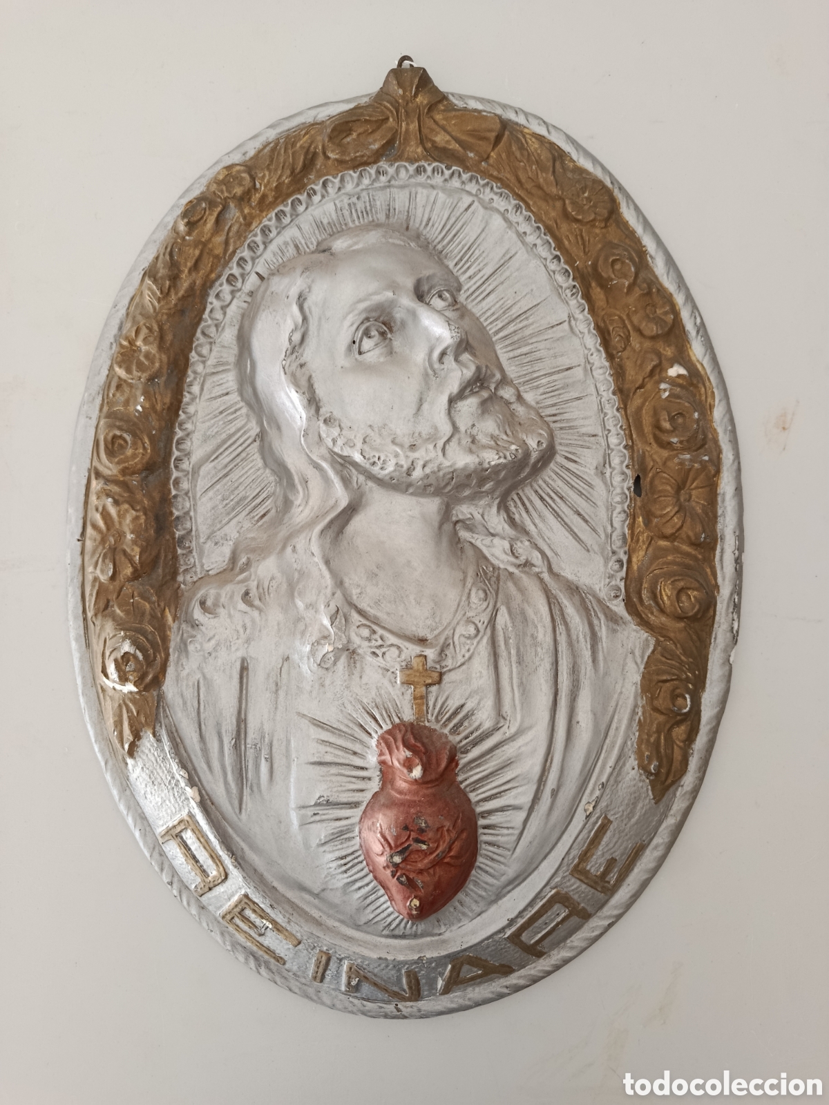 Antiquit&eacute;s: Enorme relieve devocional del Sagrado Coraz&oacute;n de Jes&uacute;s.