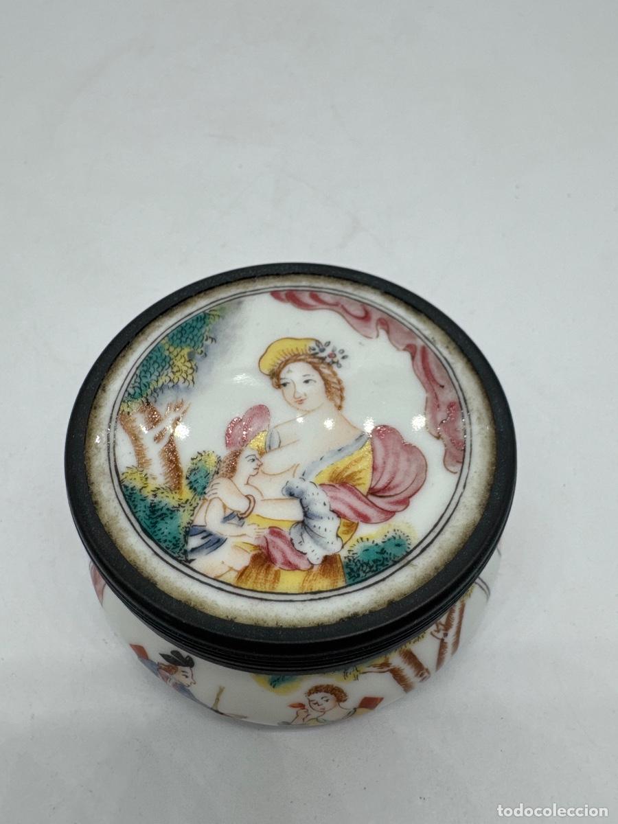 Antig&uuml;edades: TABAQUERA DE PORCELANA - Foto 1
