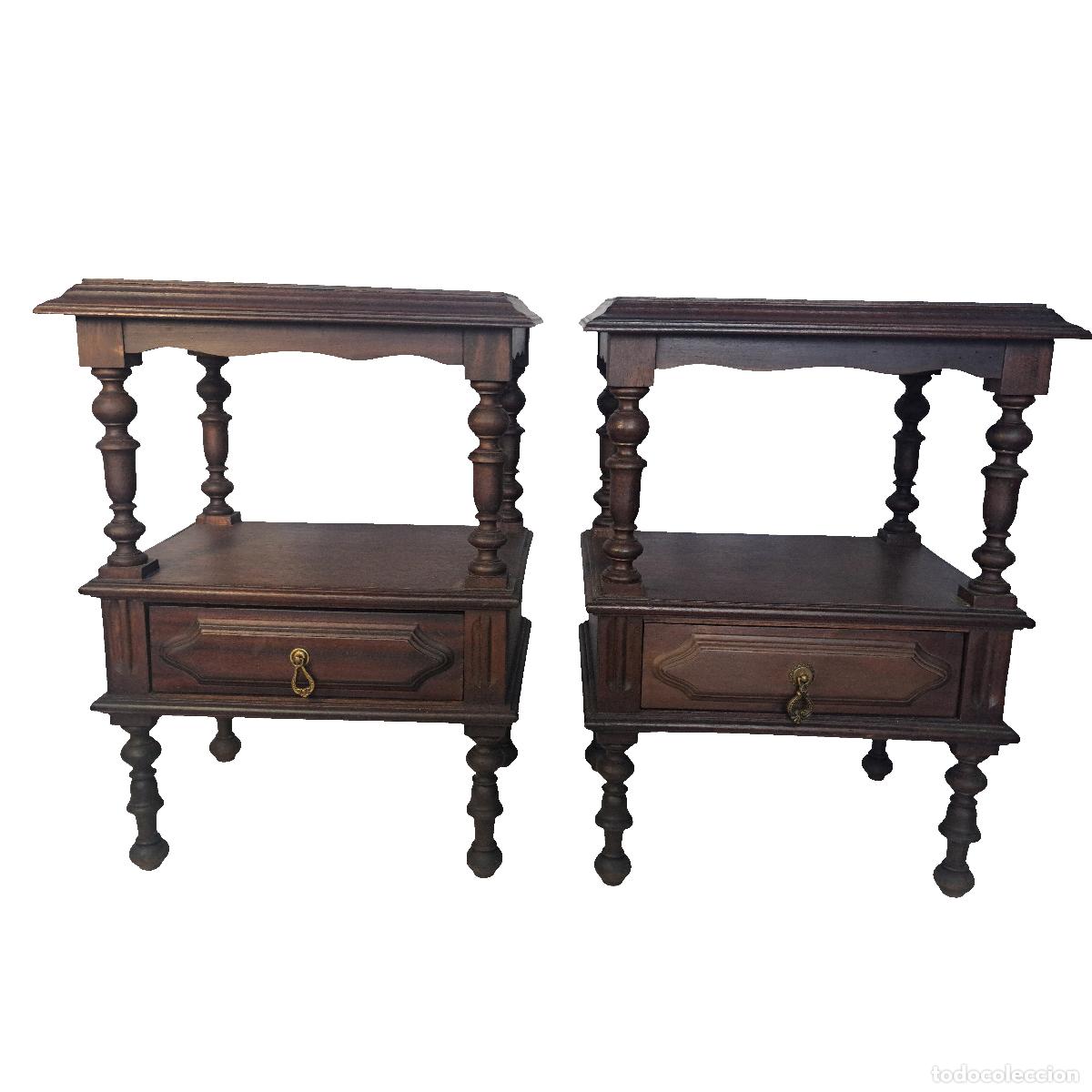Antiques: Par de mesitas de noche