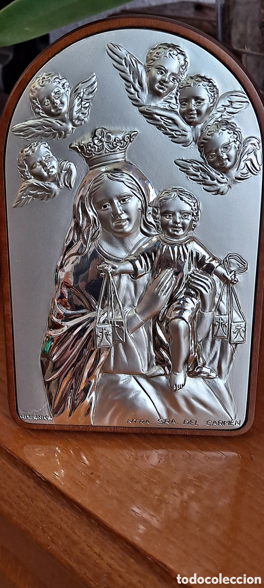 Antiguidades: ICONO VIRGEN DEL CARMEN EN RELIEVE, PLATA BILAMINADA, FIRMA HISP&Aacute;NICA, 16x10.