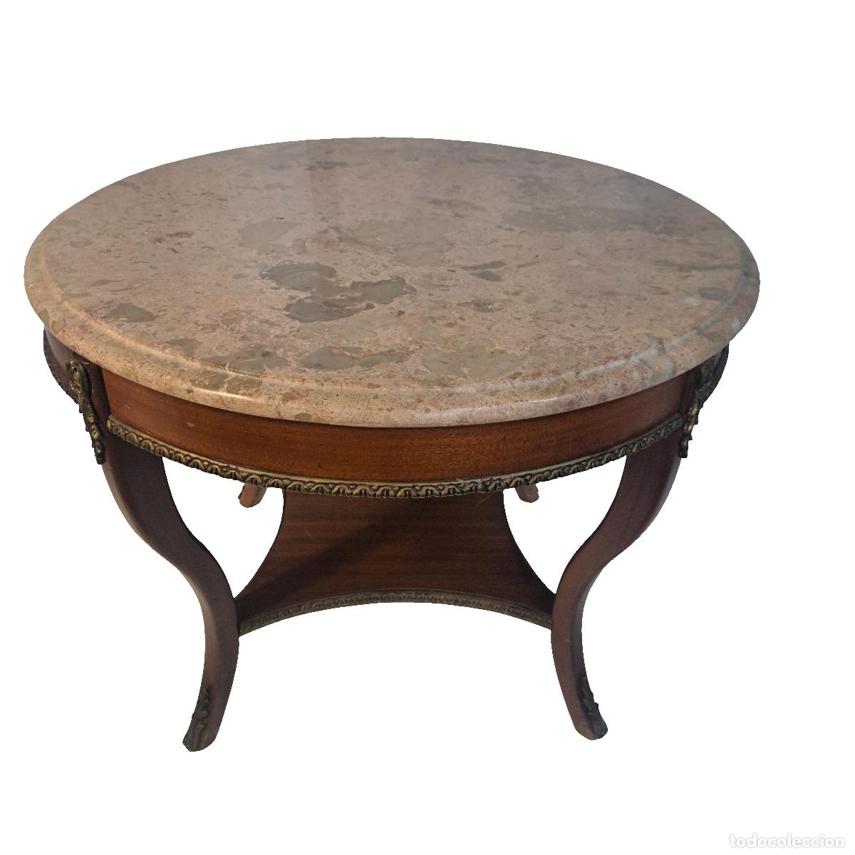Antiques: Mesita auxiliar estilo Imperio, de madera noble con tablero de m&aacute;rmol