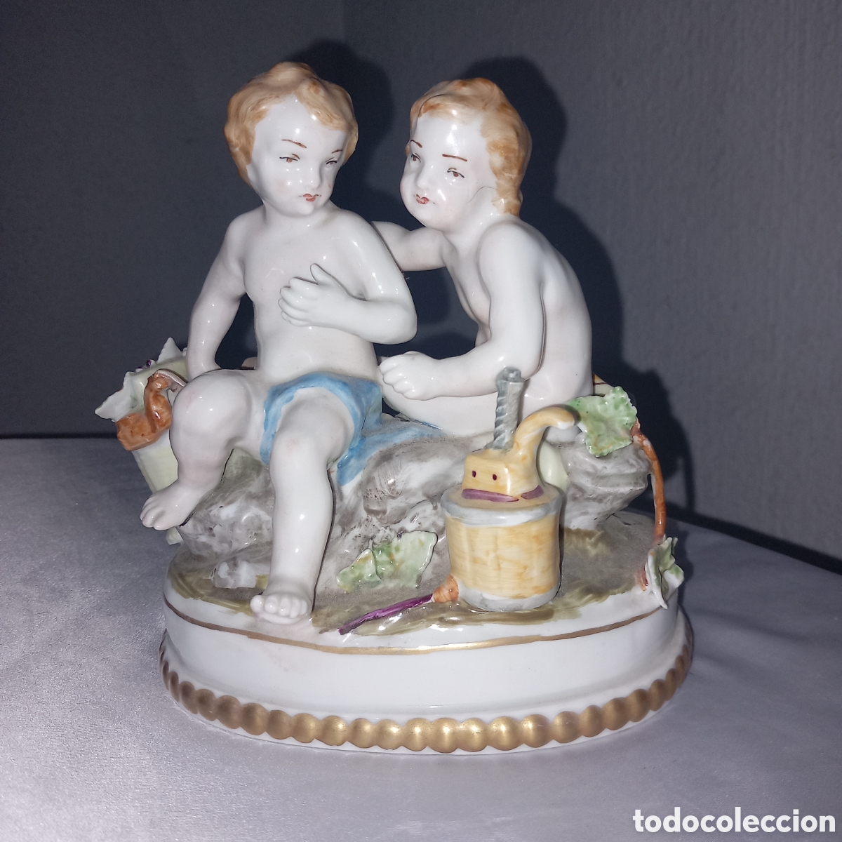 Antig&uuml;edades: ANTIGUA FIGURA de QUERUBINES de PORCELANA HISPANIA/MANISES
