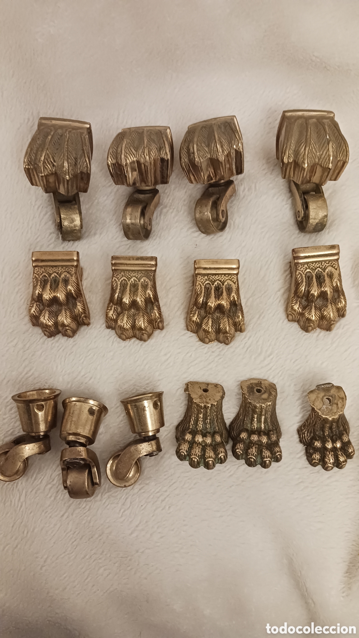 Antig&uuml;edades: LOTE DE PATAS CON FORMA DE GARRA,