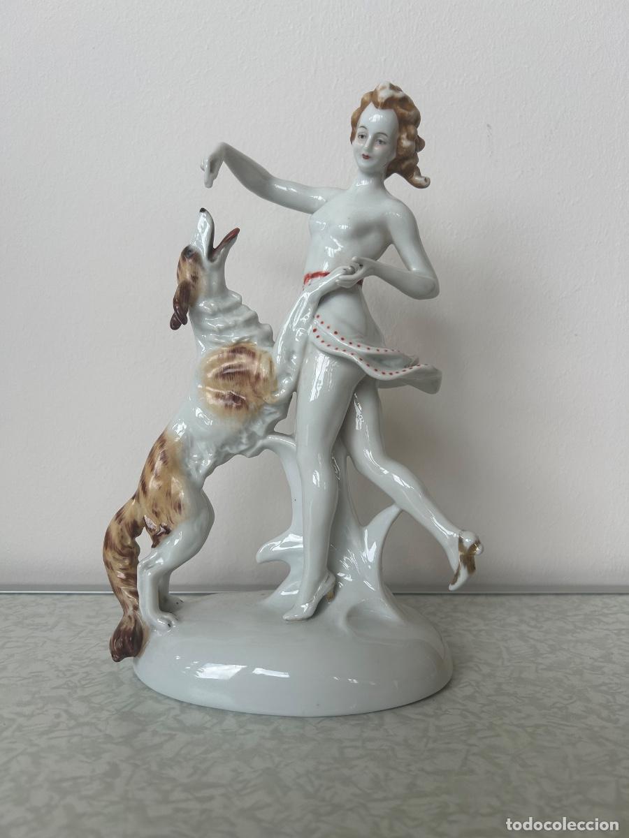 Antig&uuml;edades: PRECIOSA ANTIGUA FIGURA DE PORCELANA - MUJER CON PERRO - A&Ntilde;OS 20 - ART DECO