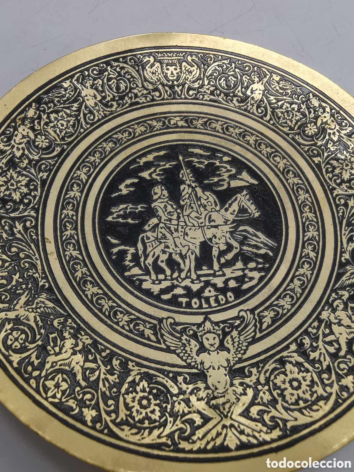 Antig&uuml;edades: PLATO DE BRONCE QUIJOTE Y SANCHO
