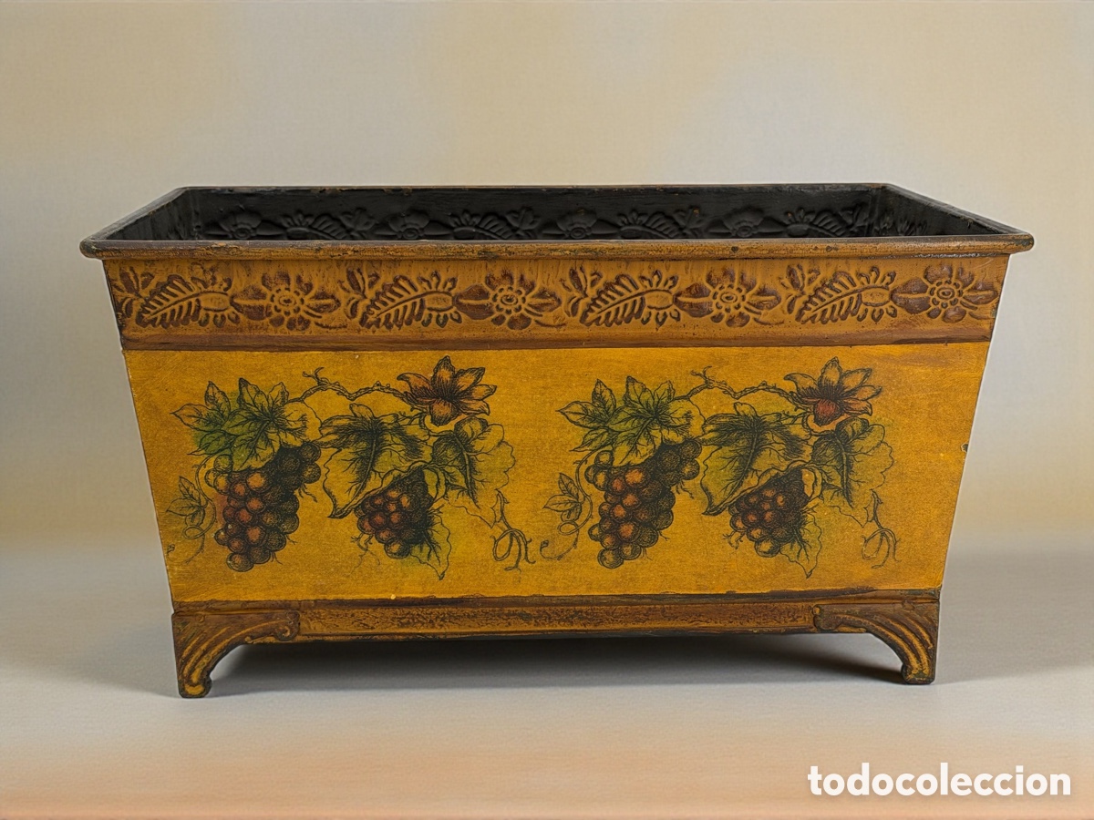 Antiques: Gran Jardinera Cl&aacute;sica de Metal