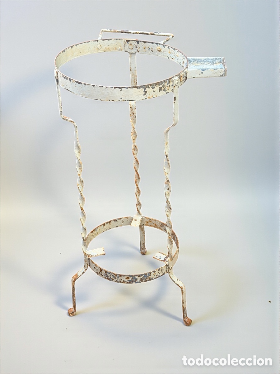 Antig&uuml;edades: Antiguo Soporte de Lavabo de Hierro