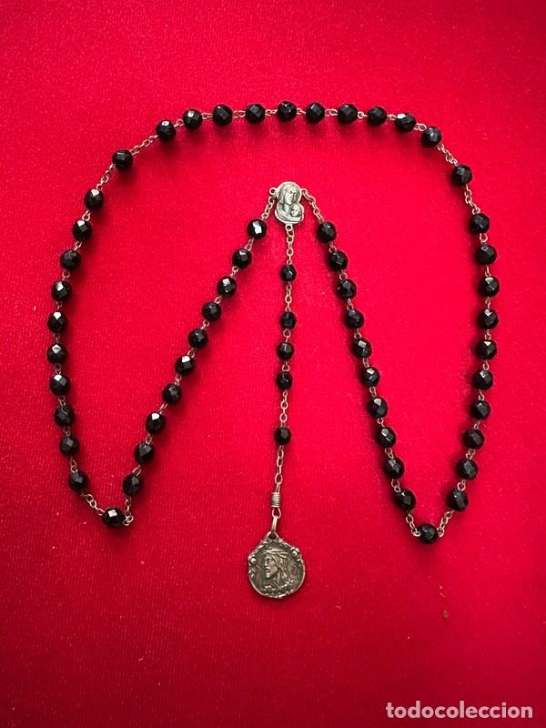Antig&uuml;edades: ROSARIO METAL Y CUENTAS CRISTAL NEGRO FACETADO, MEDALLA DE CRISTO Y CRUZ DE JERUSALEN, Y LA VIRGEN