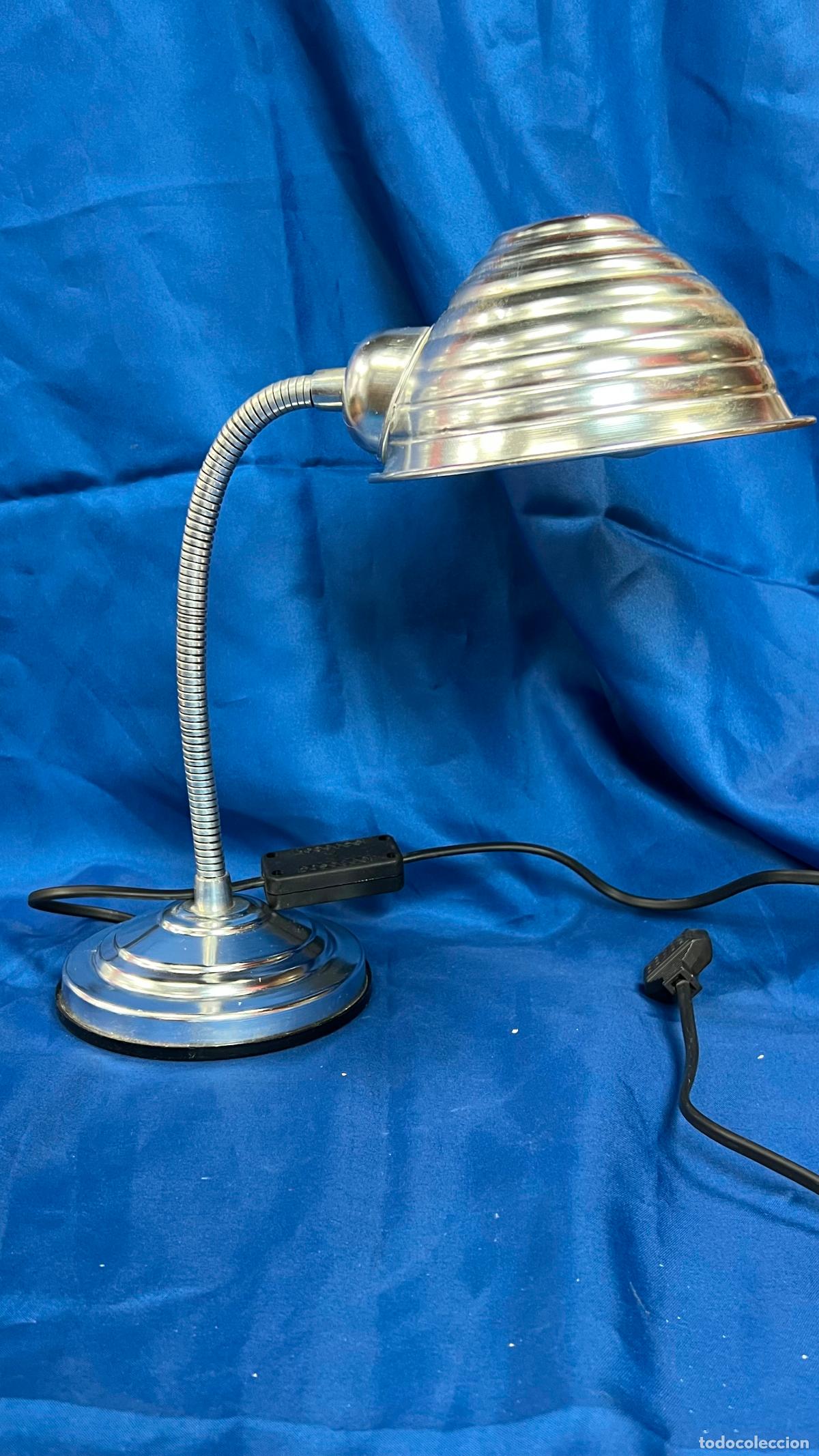 Antiguidades: FLEXO L&Aacute;MPARA DE MESA VINTAGE DE ESTILO INDUSTRIAL - METAL CROMADO Y CUELLO DE CISNE ORIENTABLE