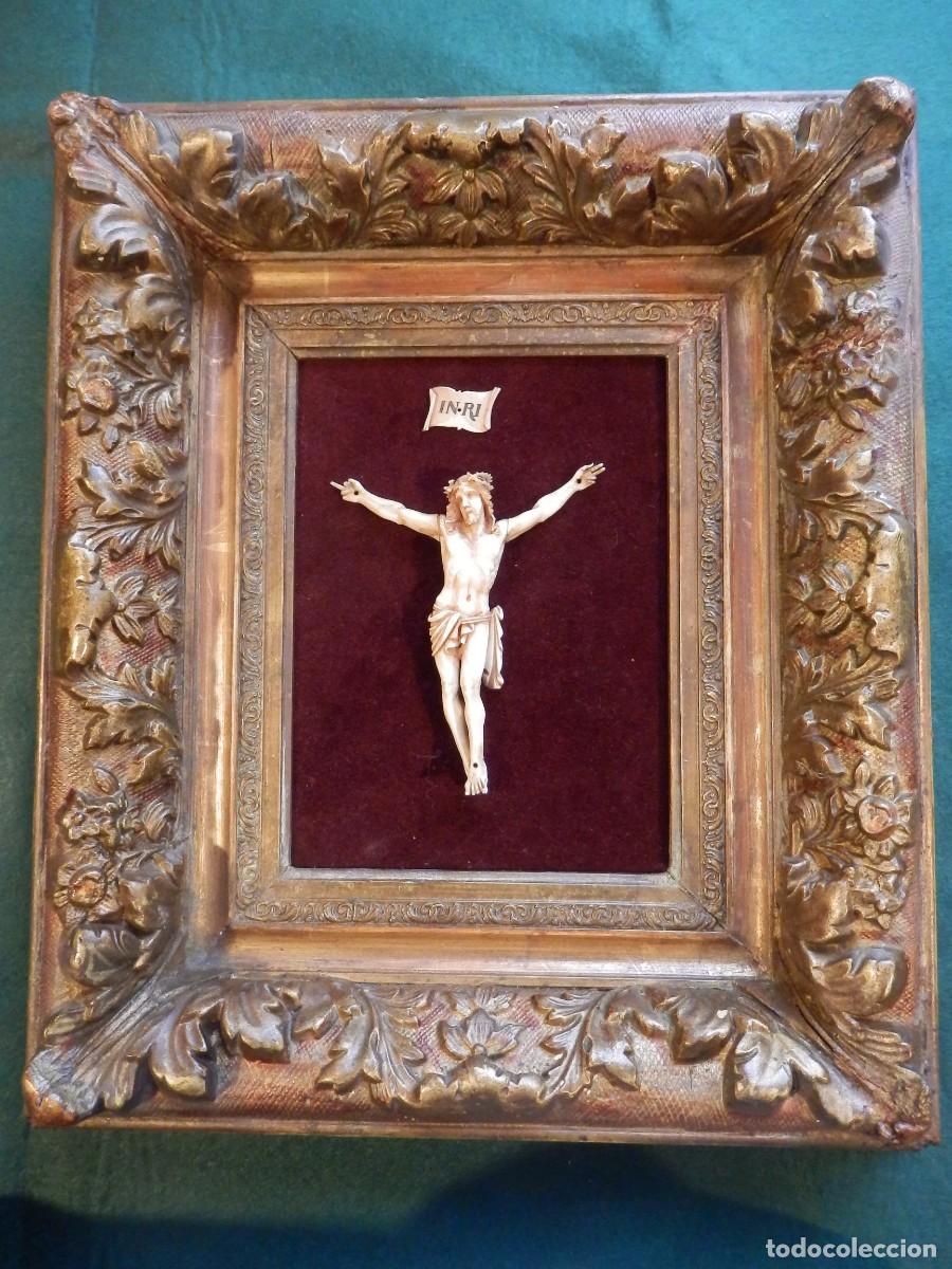 Antiguidades: Crucifijo de marfil del siglo XIX, enmarcado, 25 x 25 cm