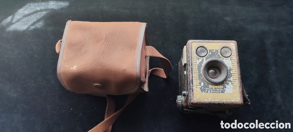 Antig&uuml;edades: C&aacute;mara Six-20 Brownie Modelo C fabricada en Inglaterra en 1946 por Kodak Limited