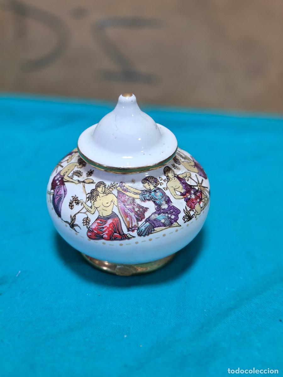 Antig&uuml;edades: peque&ntilde;a sopera de ceramica