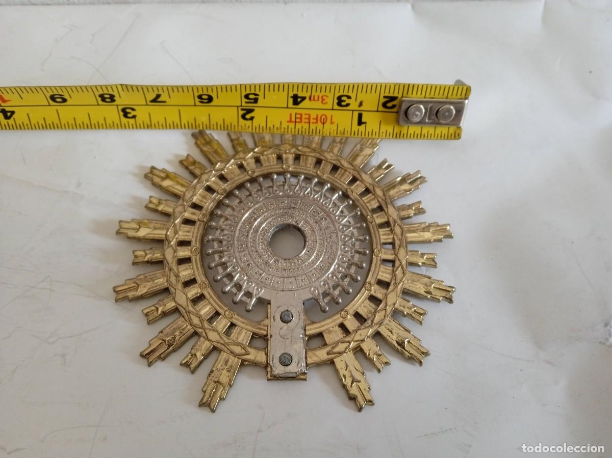 Antig&uuml;edades: Aureola Corona resplendor de metal para figura religiosa