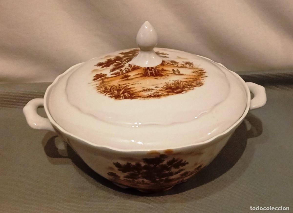 Antig&uuml;edades: Sopera porcelana portuguesa SP Coimbra. Sopera de porcelana de la marca SP Coimbra, de Portugal