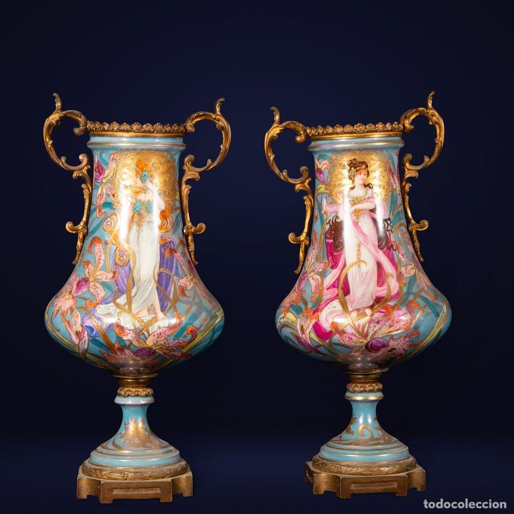 Antiquit&auml;ten: Pareja de jarrones en porcelana esmaltada y dorada,Sevres Francia,Frederic Theodore Lix/Alfons Mucha
