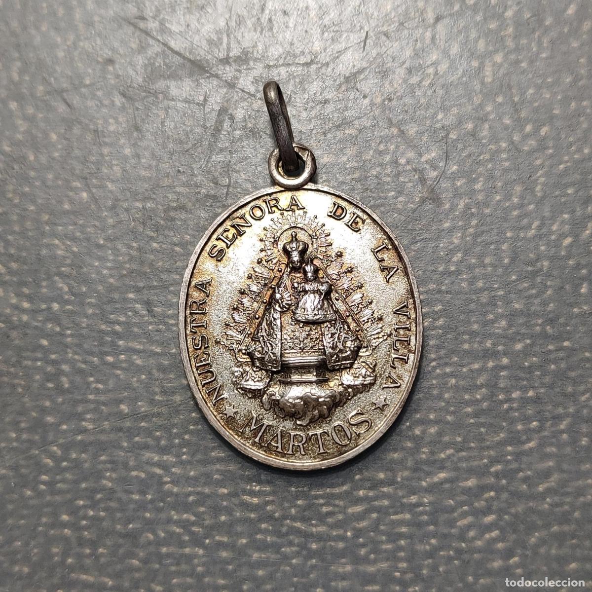 Antig&uuml;edades: MEDALLA RELIGIOSA NUESTRA SE&Ntilde;ORA DE LA VILLA MARTOS JAEN 26x18mm