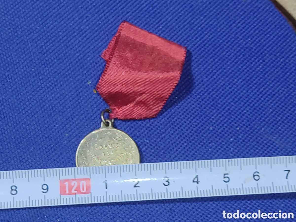 Antig&uuml;edades: Medalla premio a la aplicaci&oacute;n. - Foto 3