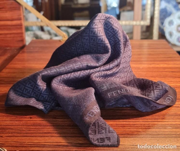 Antig&uuml;edades: Pa&ntilde;uelo Bufanda Fendi FF