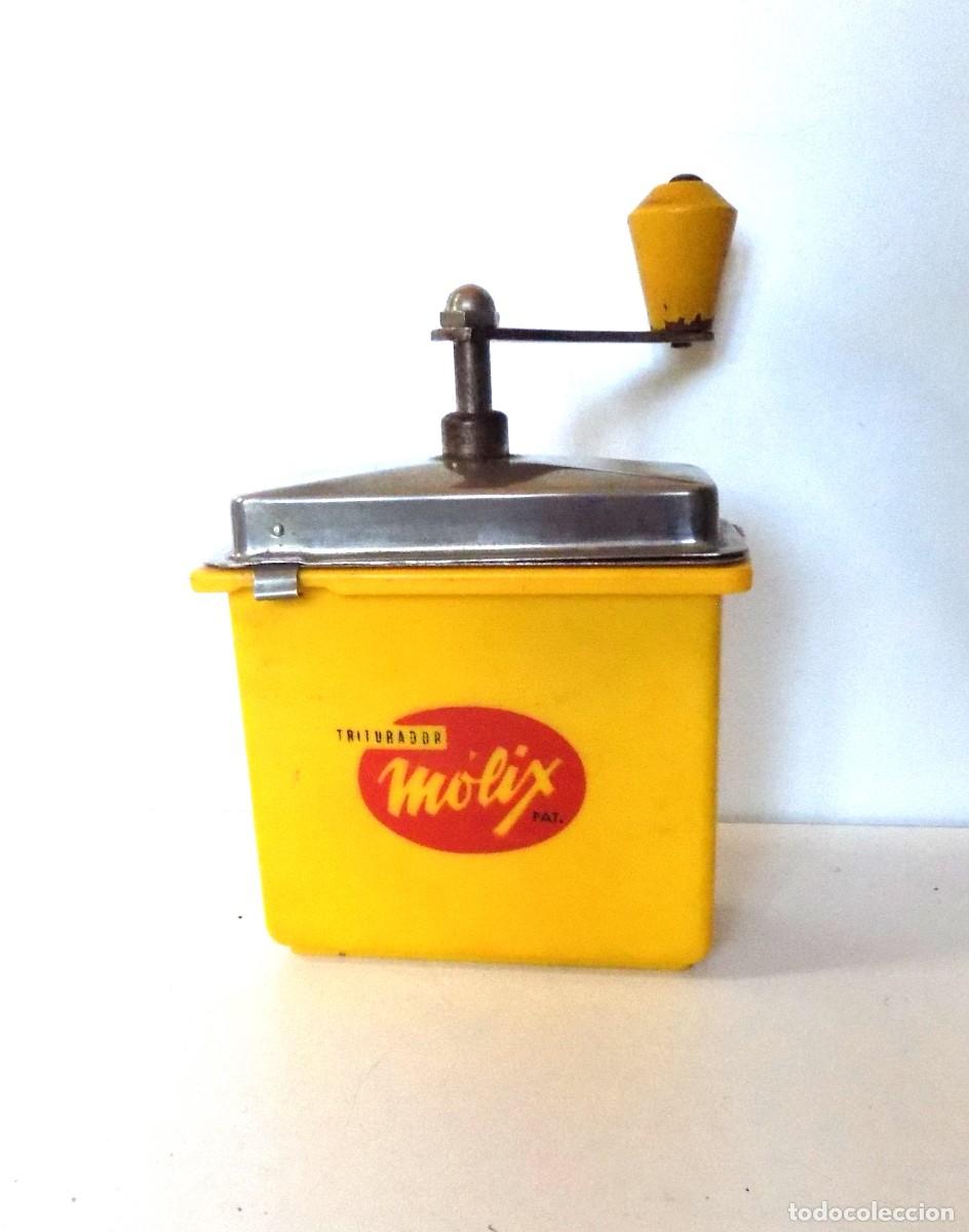 Antig&uuml;edades: MOLINILLO DE CAF&Eacute; MARCA MOLIX. MODELO AMARILLO. ESPA&Ntilde;A. CA. 1957/1960