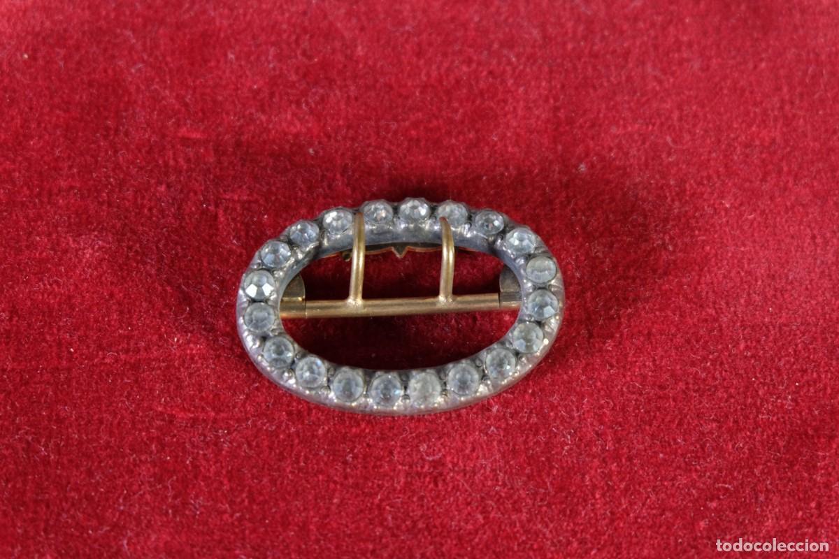 Antig&uuml;edades: HEBILLA PARA CINTUR&Oacute;N EN METAL CON CRISTALES