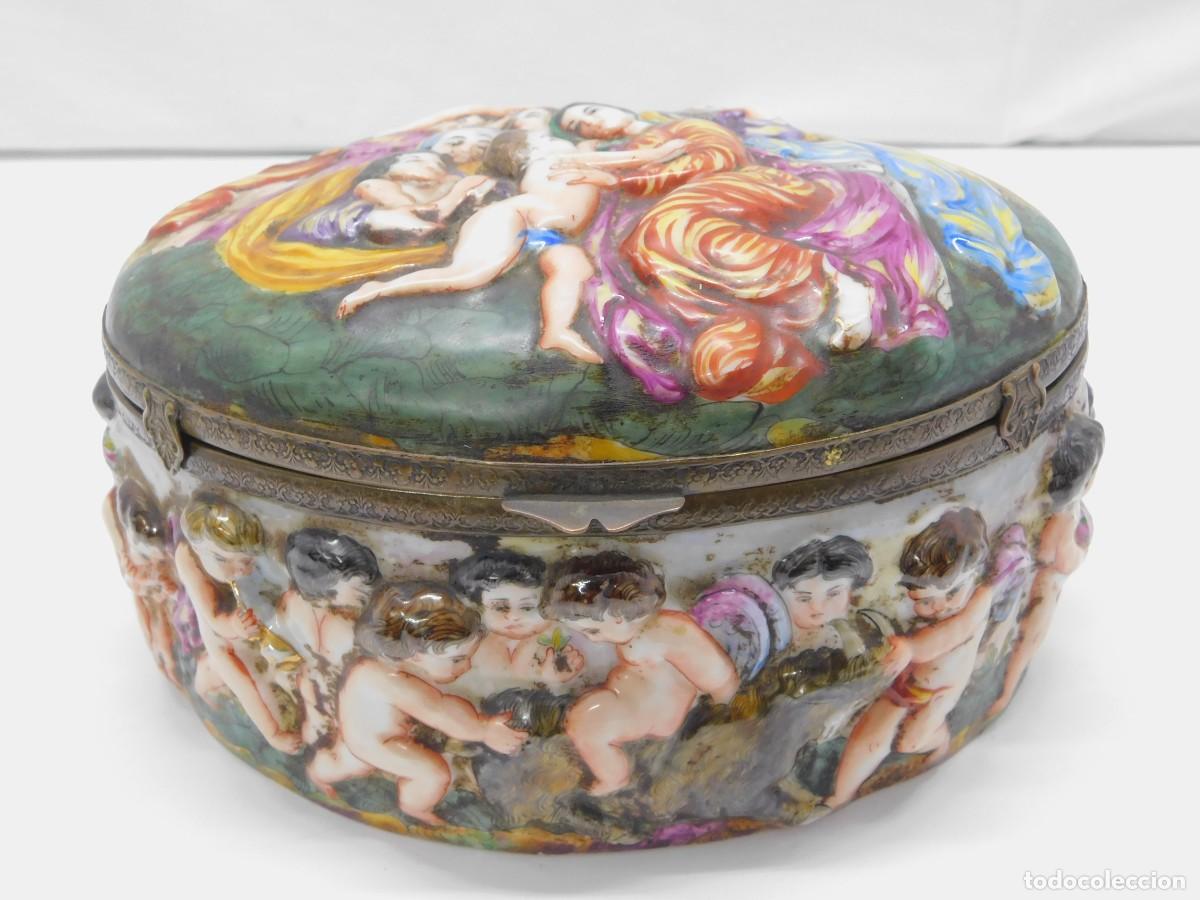 Antiques: CAJA PORCELANA CAPODIMONTE