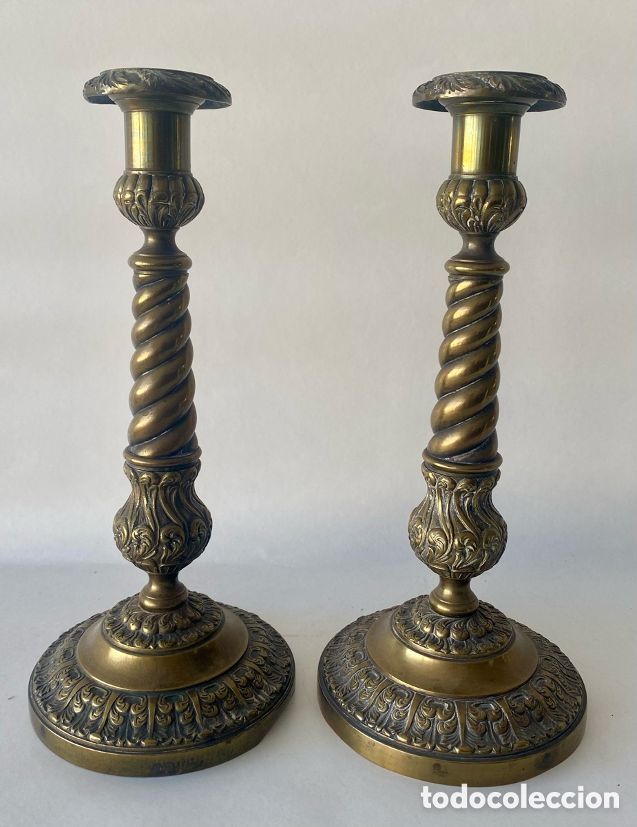 Antig&uuml;edades: Pareja de candelabros de lbronce dorado de principios Siglo XX