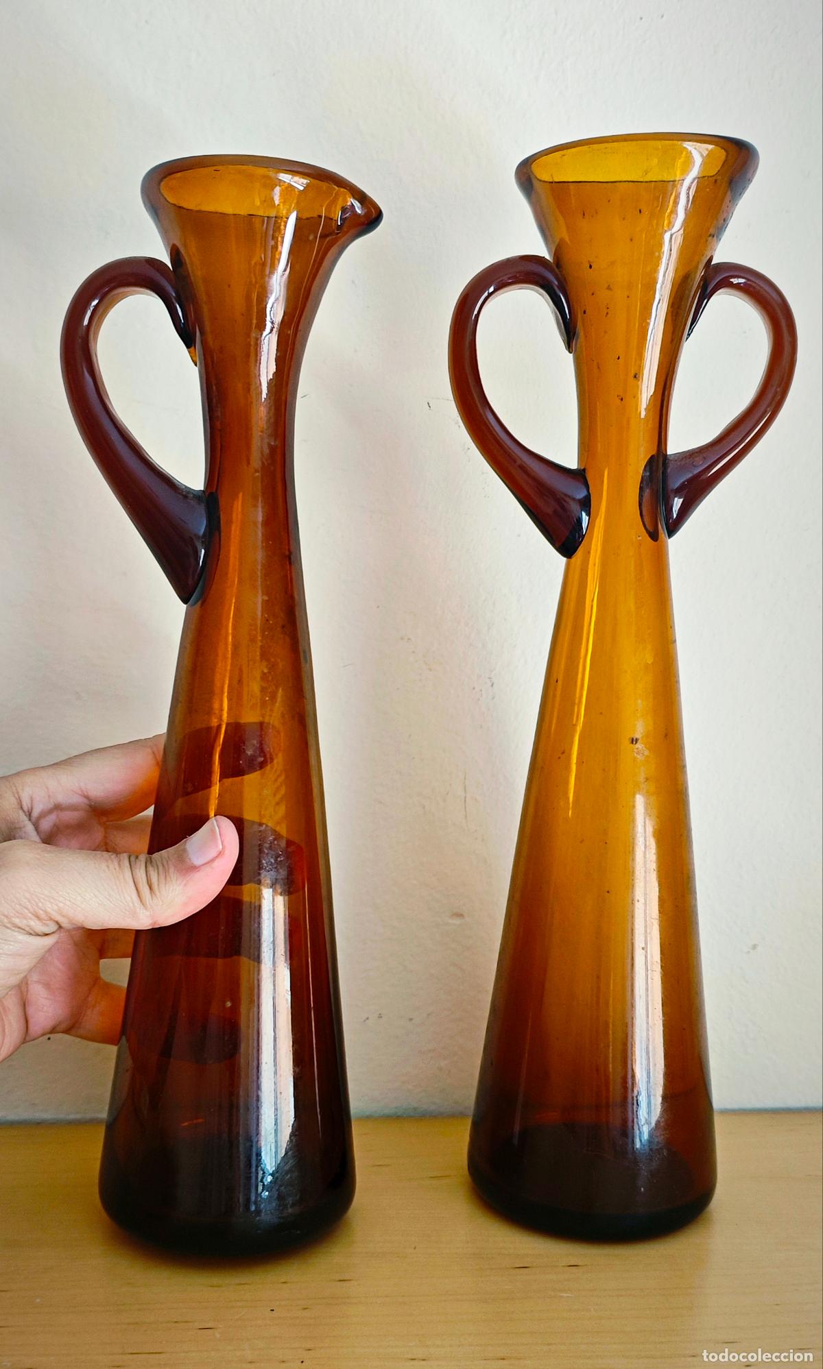 Antig&uuml;edades: 2 JARRONES CRISTAL SOPLADO AMBAR - ALTURA 34 CM. MUY ESTILIZADOS ANTIGUOS - GORDIOLA?