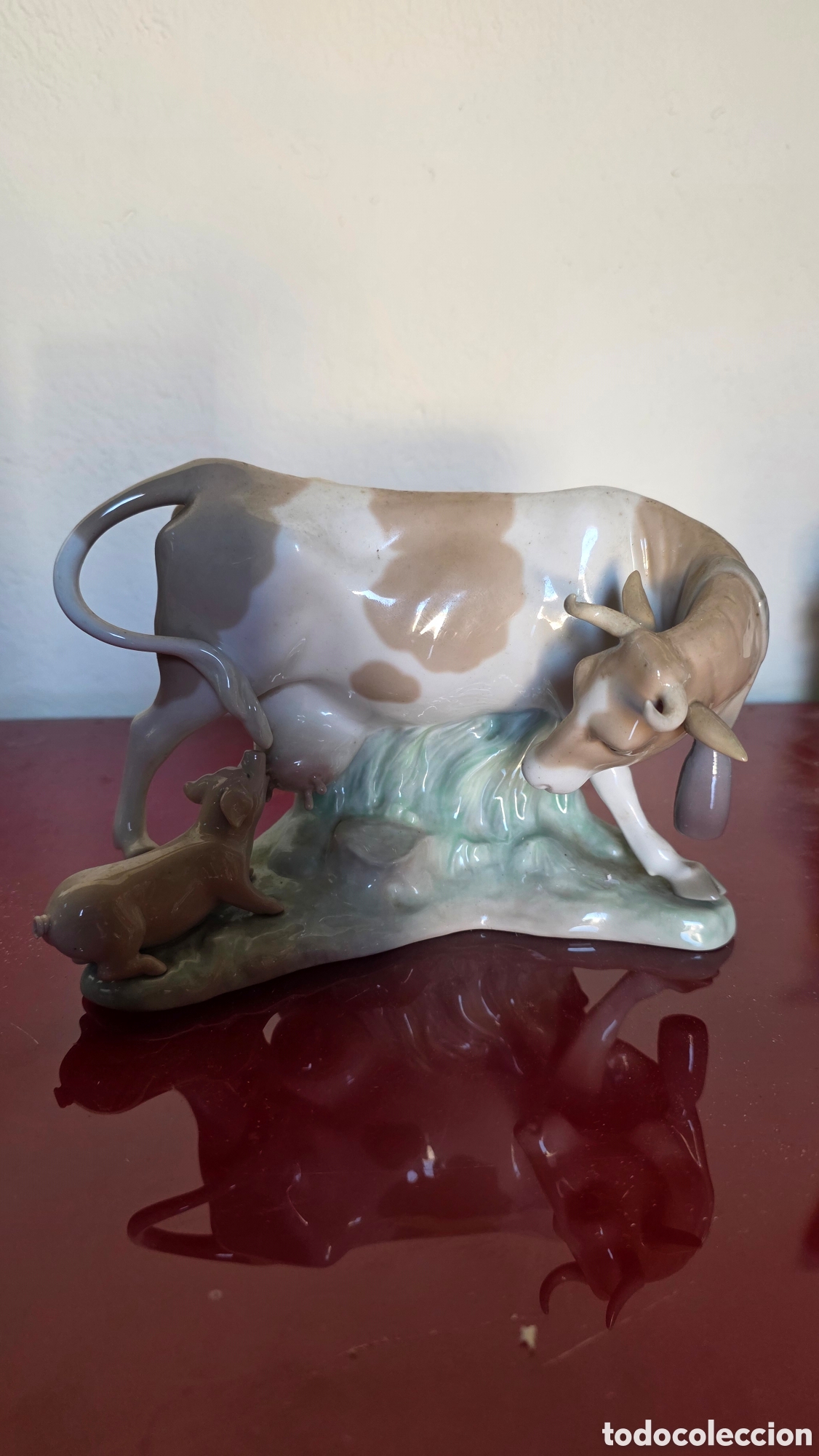 Antig&uuml;edades: Figura porcelana lladro vaca con cerdito