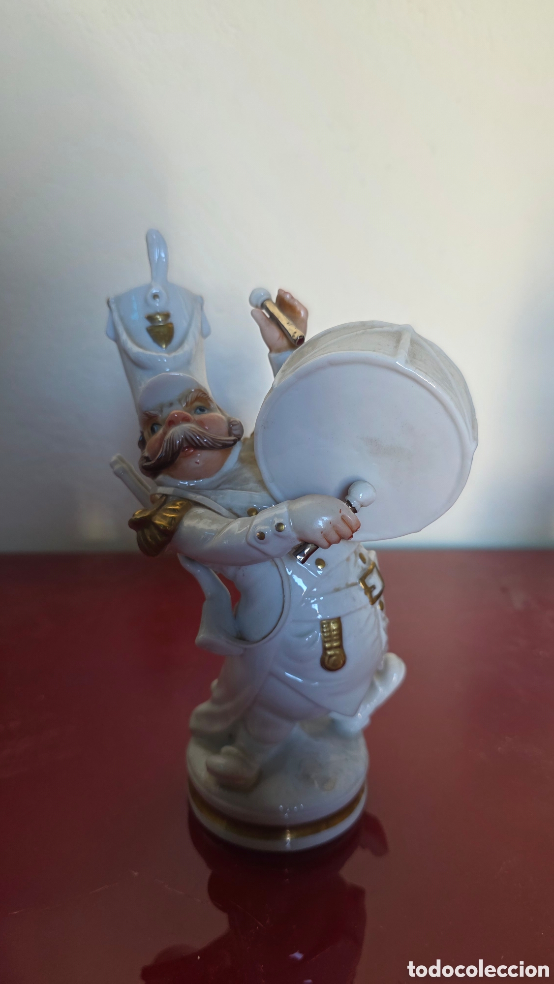 Antig&uuml;edades: Figura soldado porcelana paesa