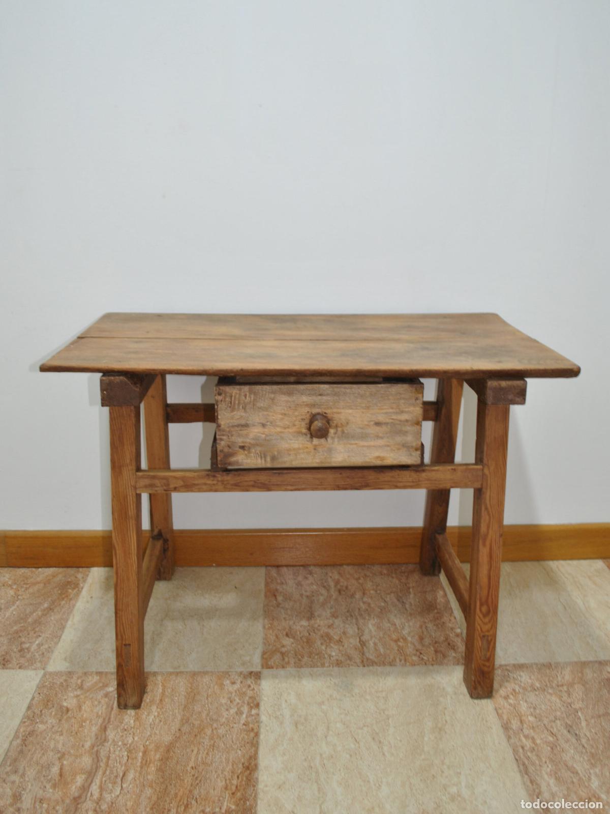Antig&uuml;edades: Mesa tocinera antigua con caj&oacute;n
