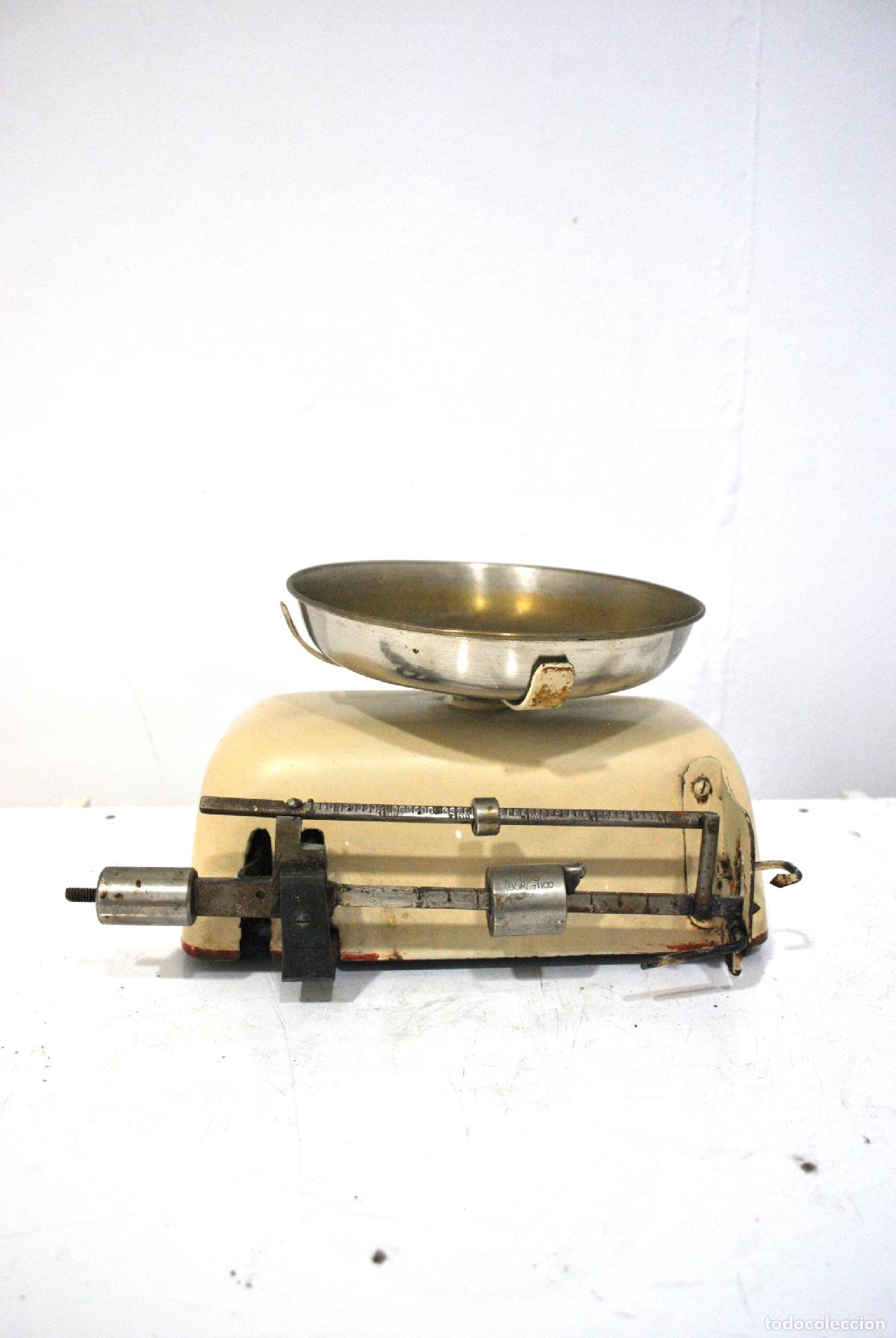 Antiguidades: B&aacute;scula vintage color crema