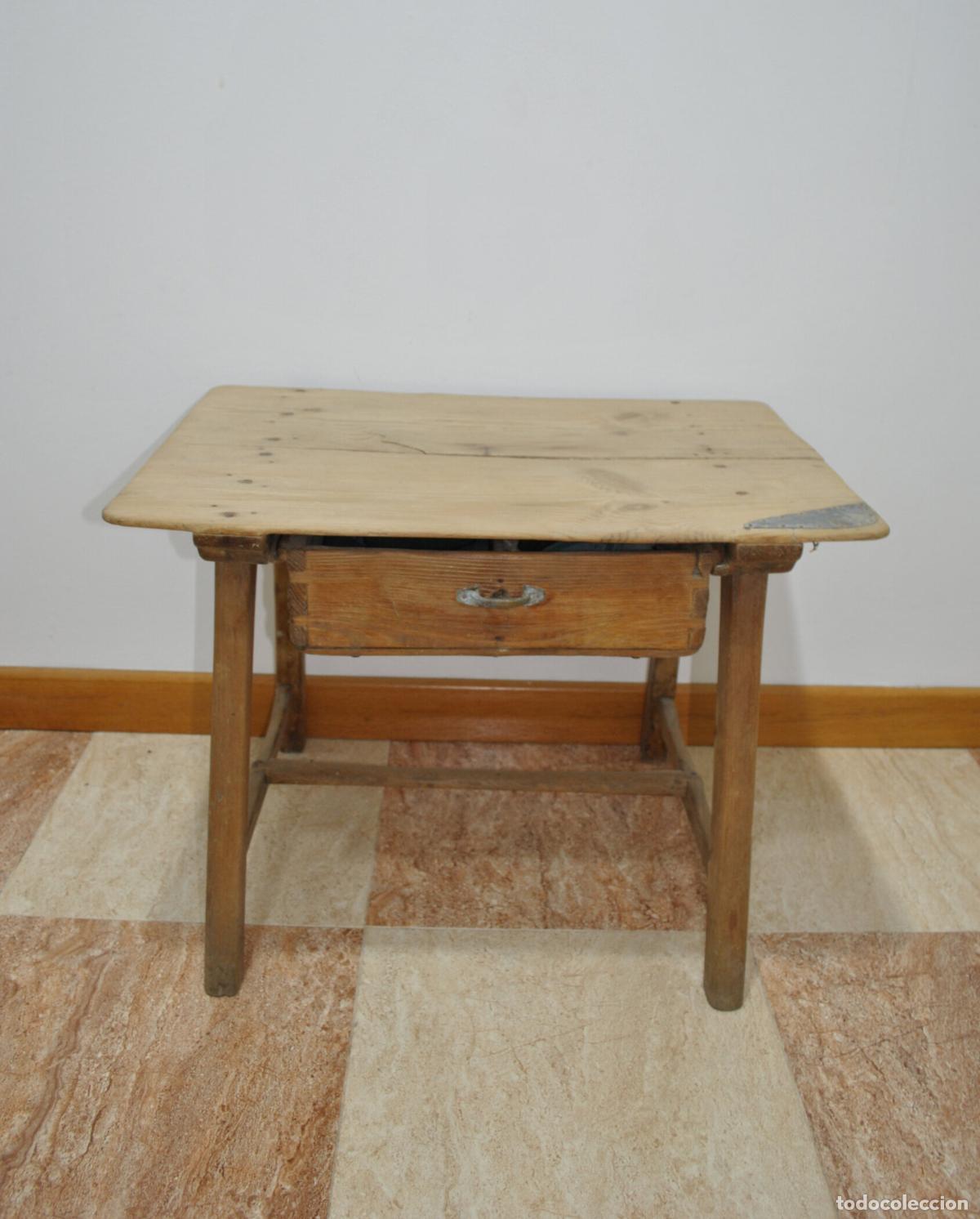 Antig&uuml;edades: Mesa tocinera r&uacute;stica madera