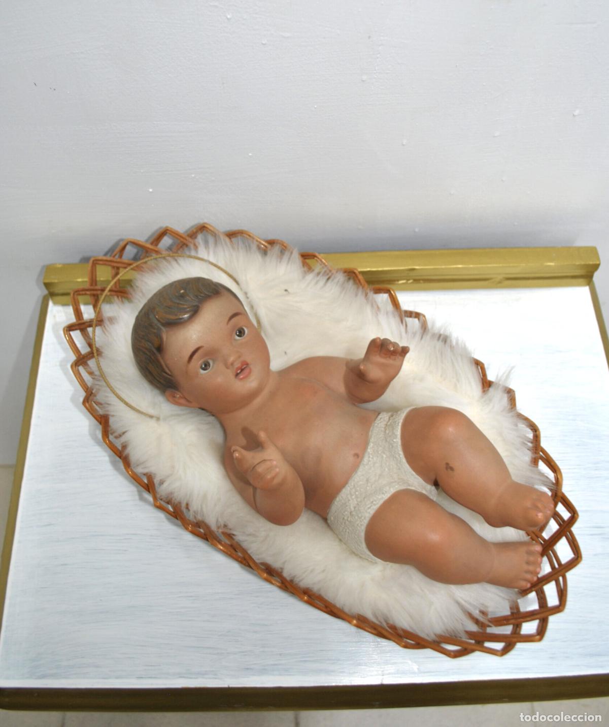 Antig&uuml;edades: Figura ni&ntilde;o Jes&uacute;s tumbado escayola