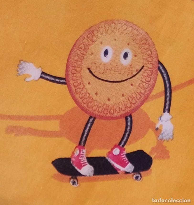Antig&uuml;edades: Mantel Marbu Dorada Promocional Galletas Artiach