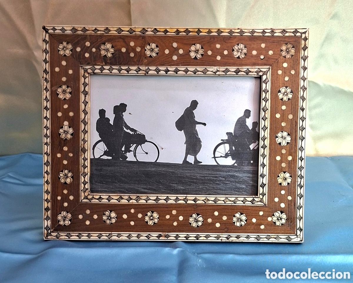 Antig&uuml;edades: Marco de madera con incrustaciones de hueso - Foto 6