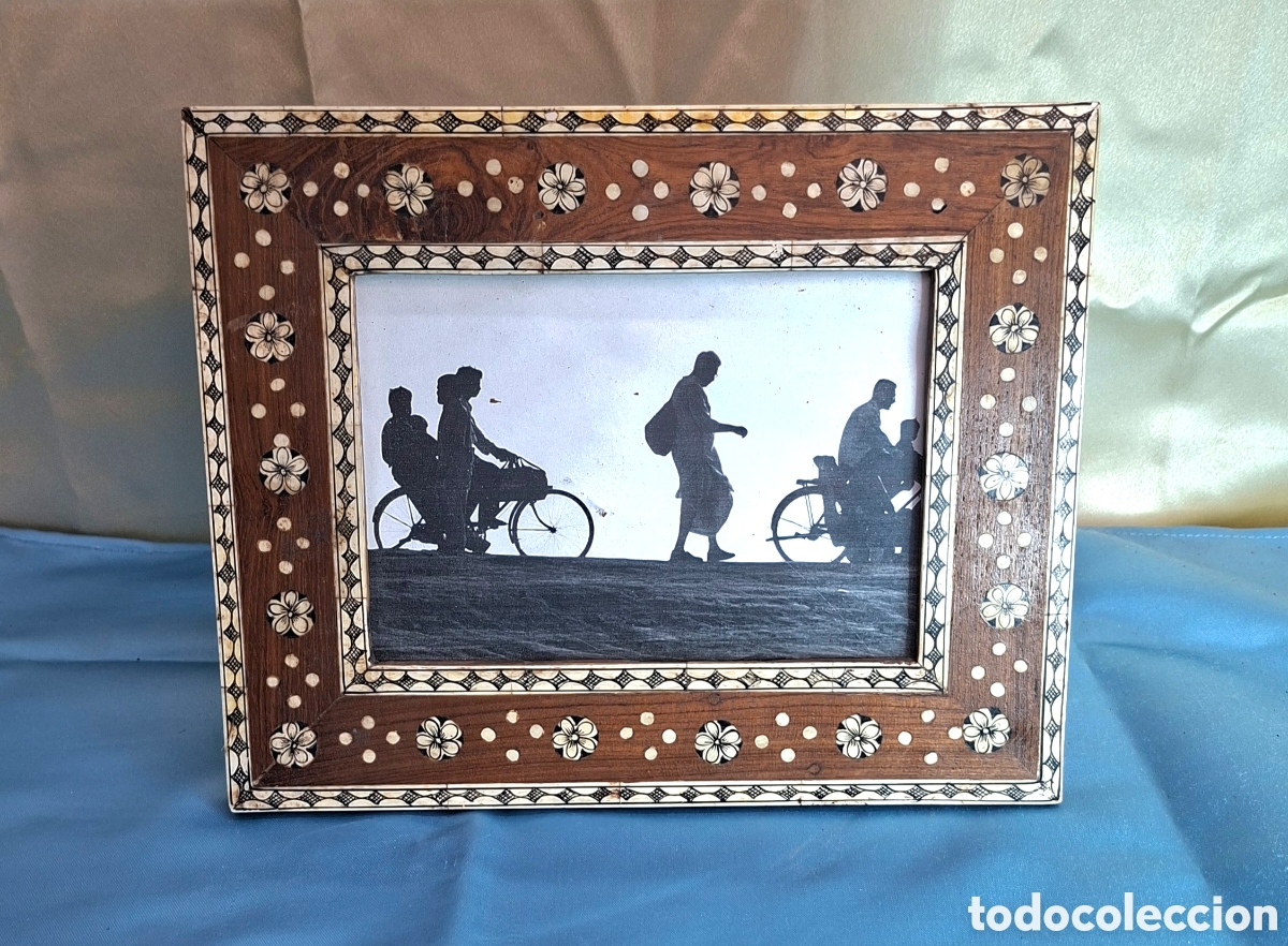 Antig&uuml;edades: Marco de madera con incrustaciones de hueso - Foto 7