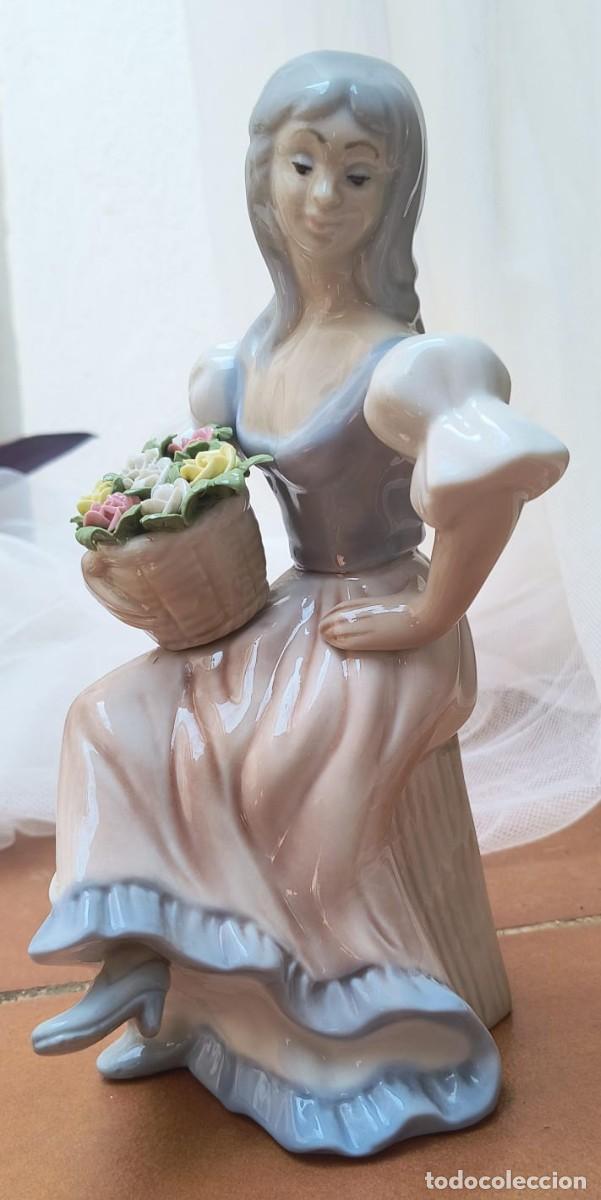 Antig&uuml;edades: FIGURA DE PORCELANA DE MUJER FLORISTA - MARCA TENGRA