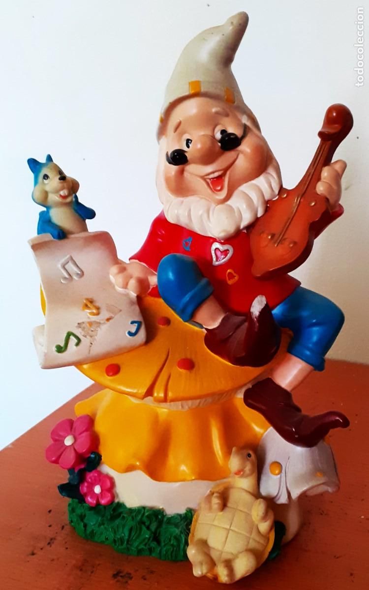 Antig&uuml;edades: PERSONAJE DE WALT DISNEY. FIGURA.