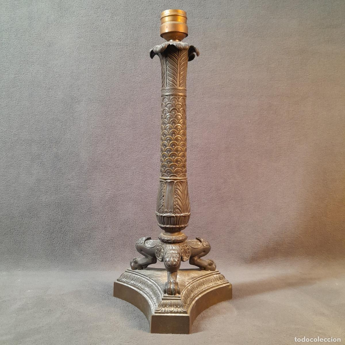 Antig&uuml;edades: ANTIGUO CANDELERO DE SOBREMESA REALIZADO EN BRONCE. FINALES S. XIX.
