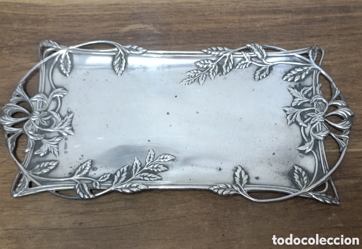 Antig&uuml;edades: ANTIGUA Y MAGN&Iacute;FICA BANDEJA MODERNISTA ART NOVEAU DE PLATA MENESES, CIRCA 1900.