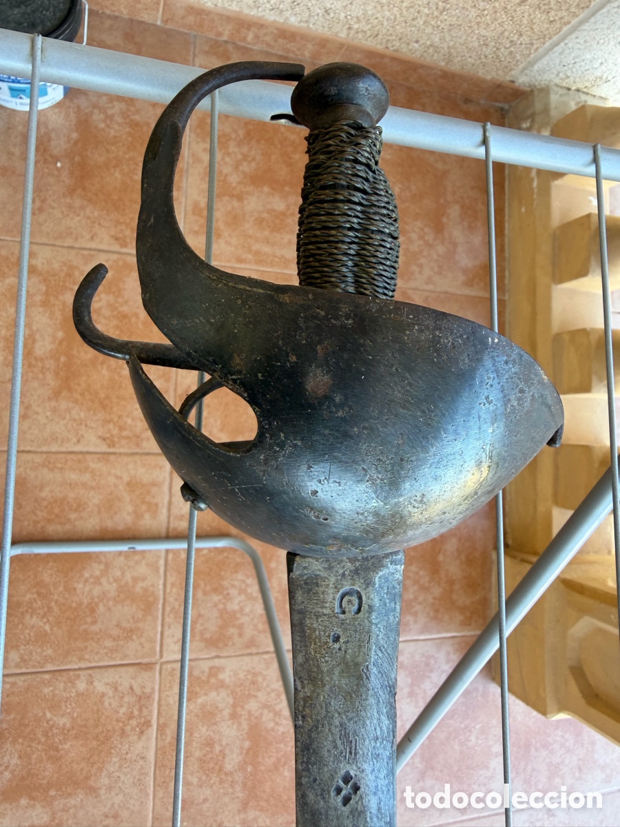 Antig&uuml;edades: Espada de montar espa&ntilde;ola para tropa de caballer&iacute;a de l&iacute;nea